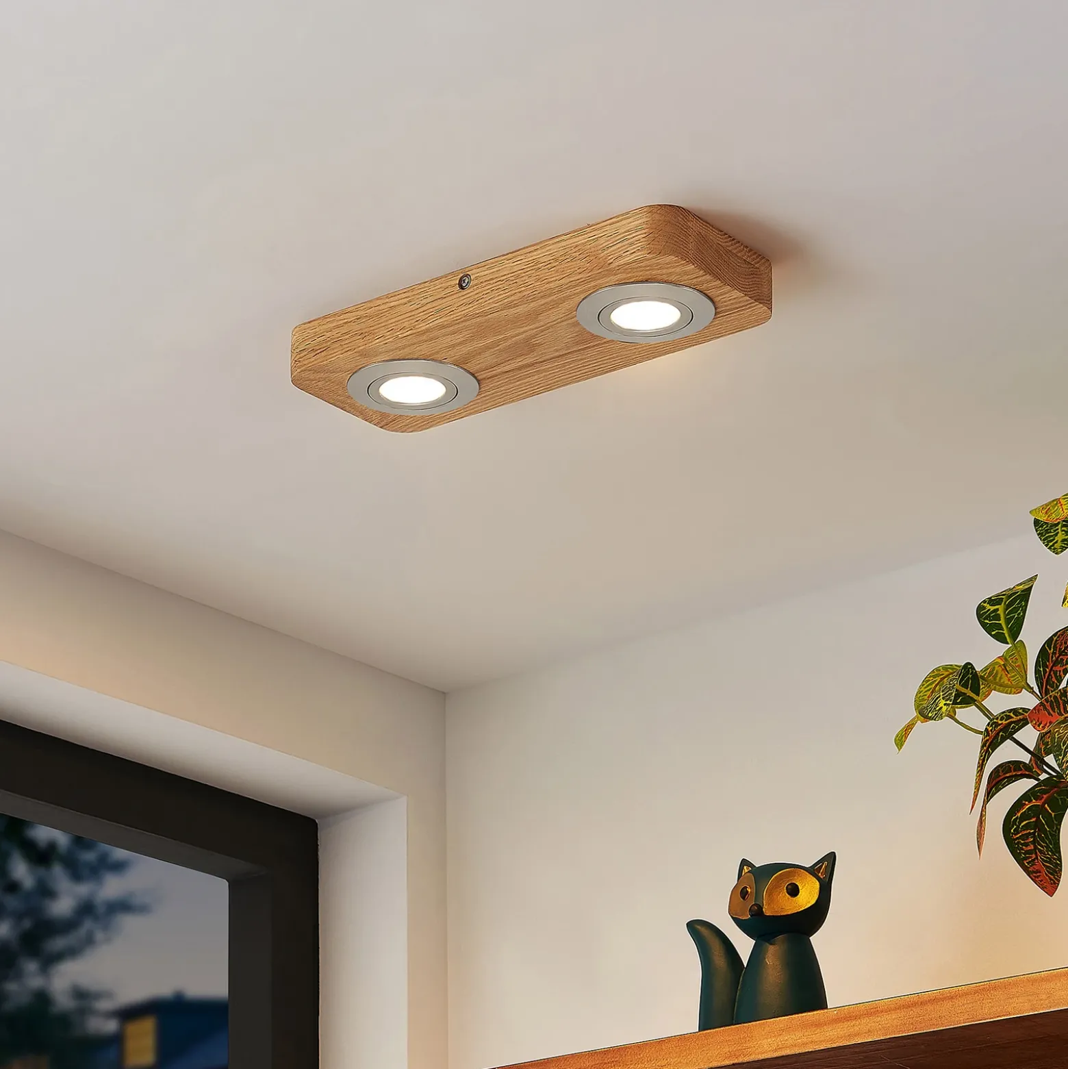Plafón LED Lindby Mikari, 30 cm, madera, orientable