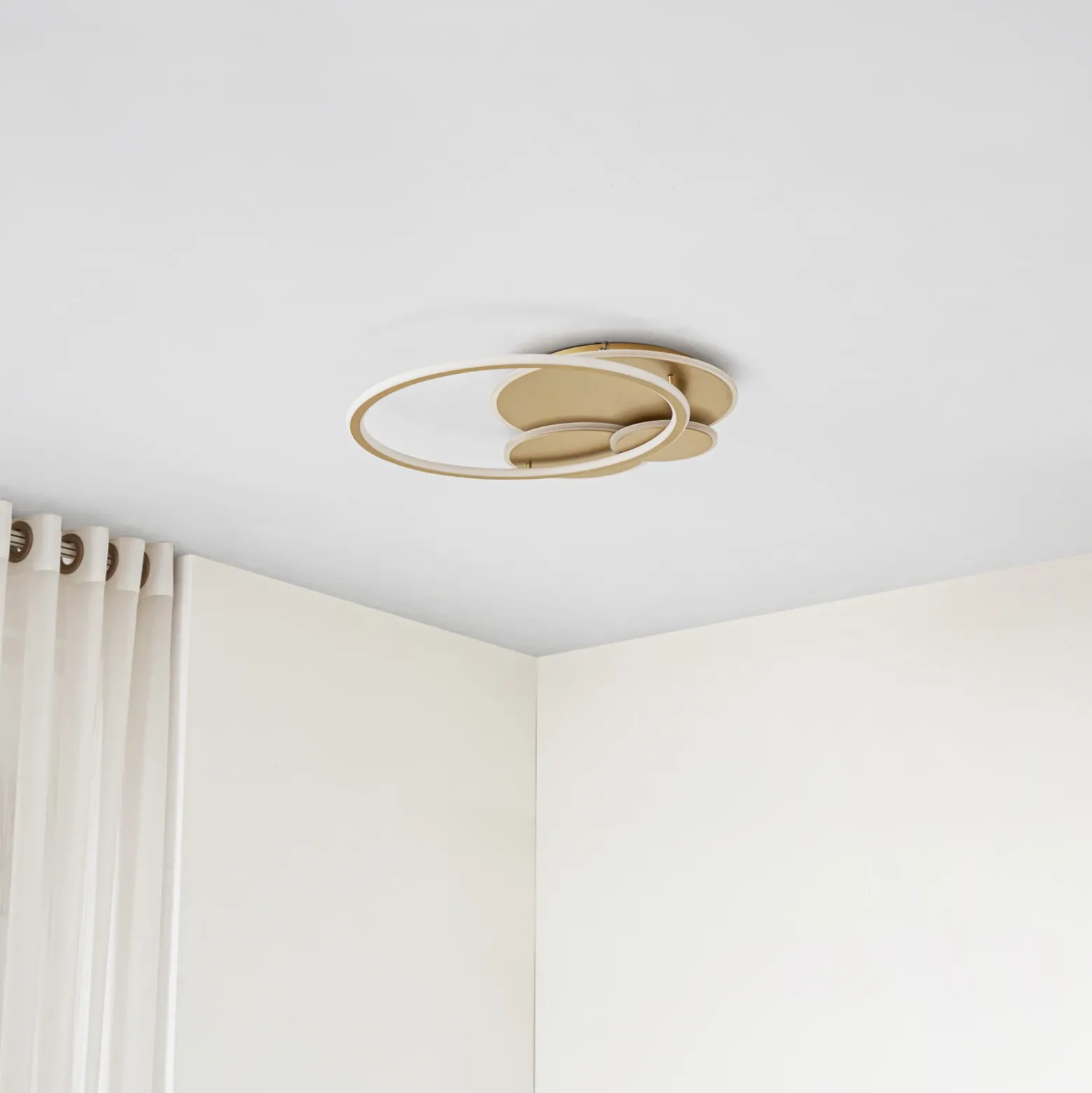 Plafón LED Lucande Circulo, dorada, 60 cm CCT, atenuable