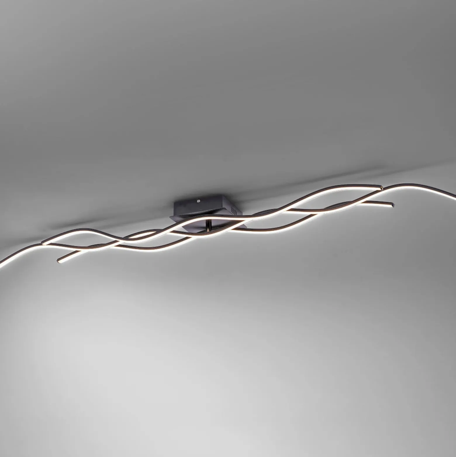 Plafón LED Wave 3.000K 137,5x16cm negro