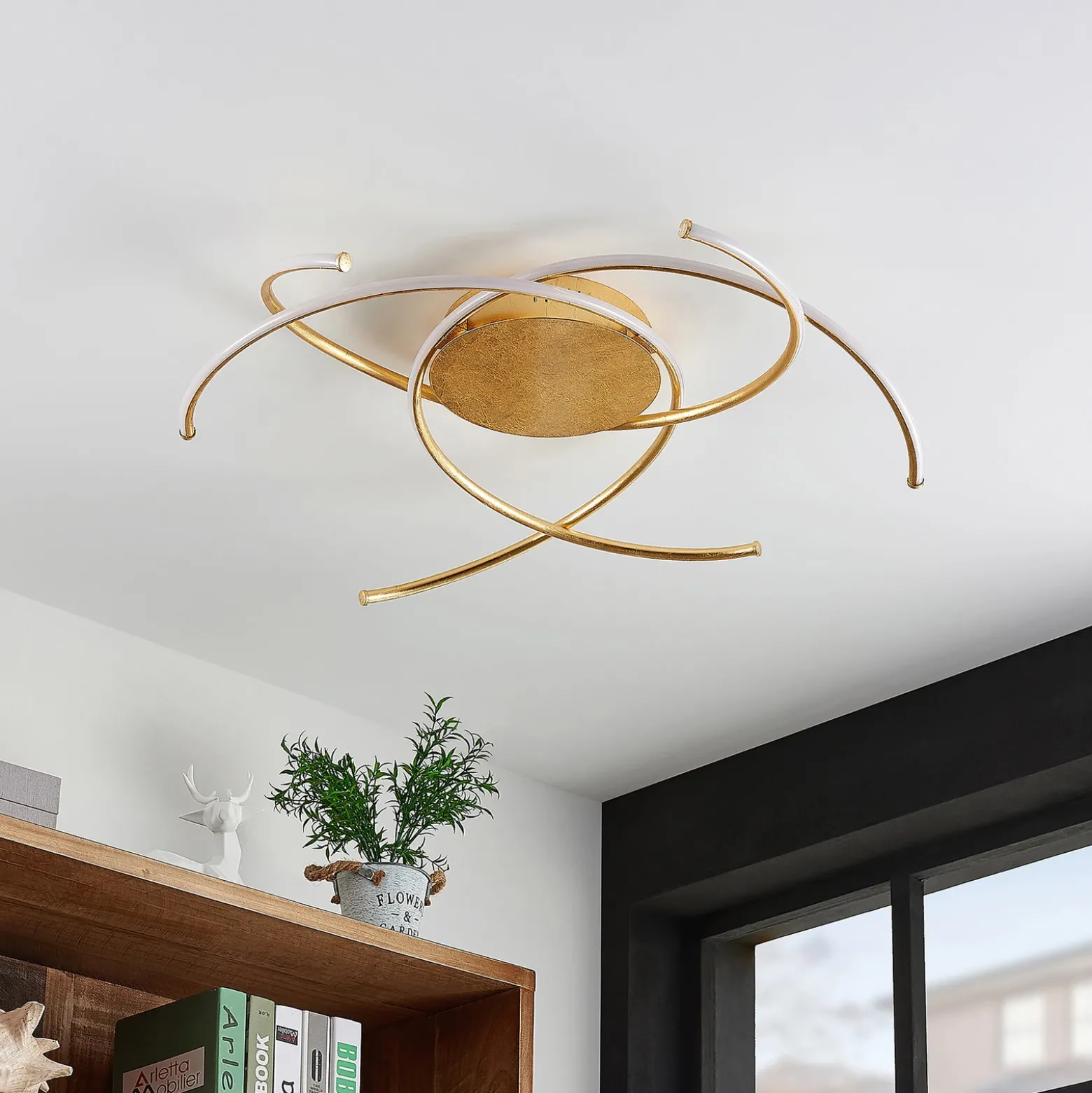 Plafón LED Yareli de Lindby, dorado, metal, Ø 70 cm