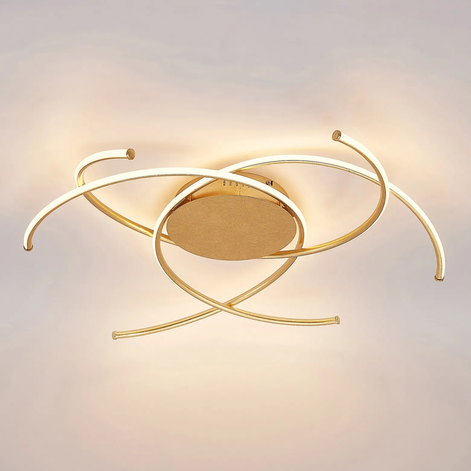 Plafón LED Yareli de Lindby, dorado, metal, Ø 70 cm