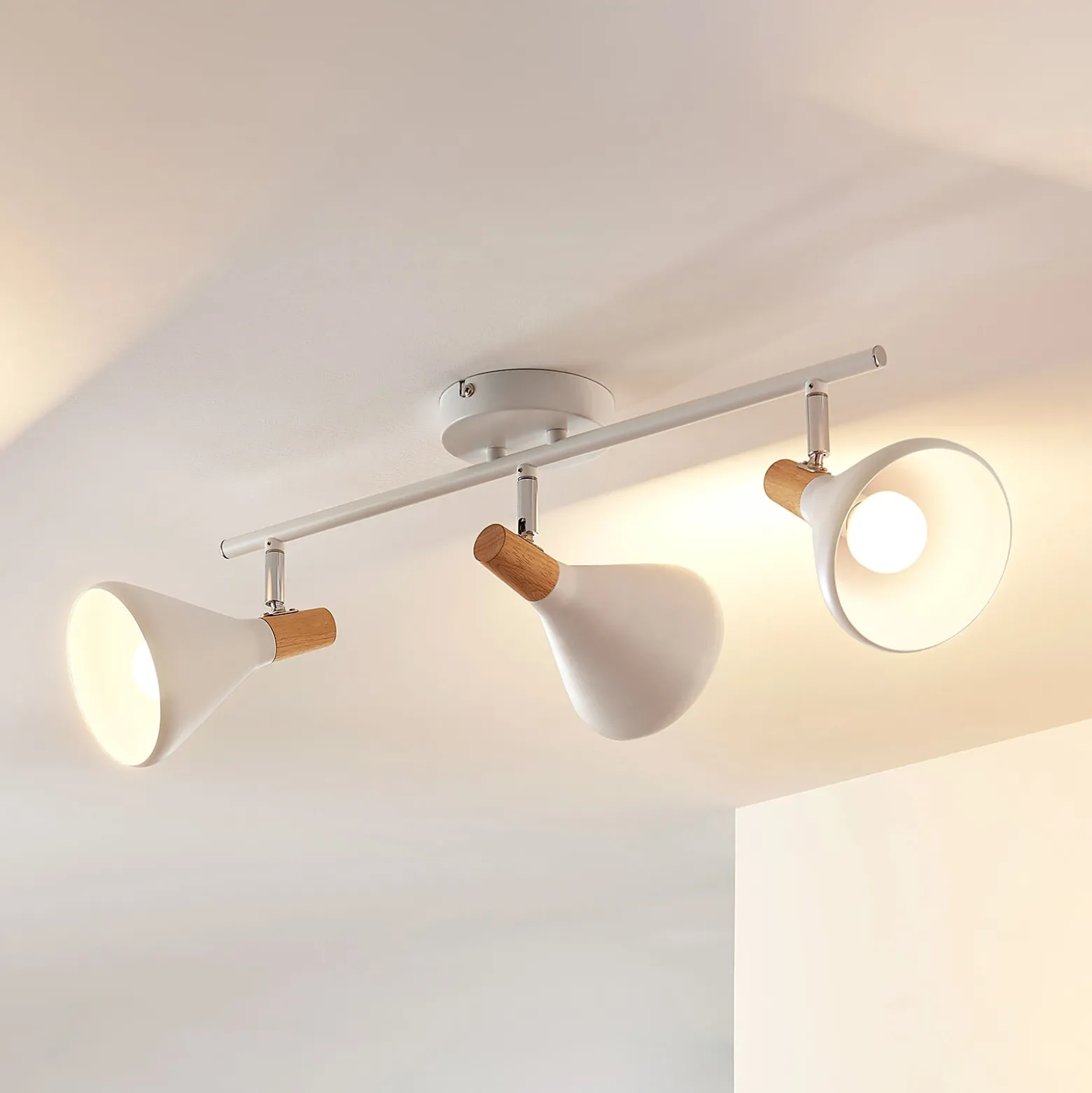 Plafón Lindby Arina, 53 cm, blanco, 3 luces, E14