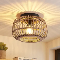 Plafón Lindby Bominio, Ø 33 cm, ratán, madera, E27