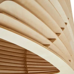 Plafón Lindby Sanza, 50 cm, madera, curvado