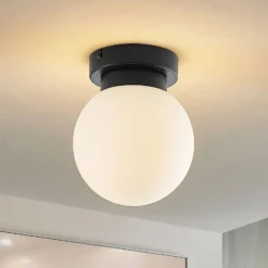 Plafón Lindby Tavino, pantalla esférica, negro