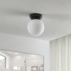 Plafón Lindby Tavino, pantalla esférica, negro