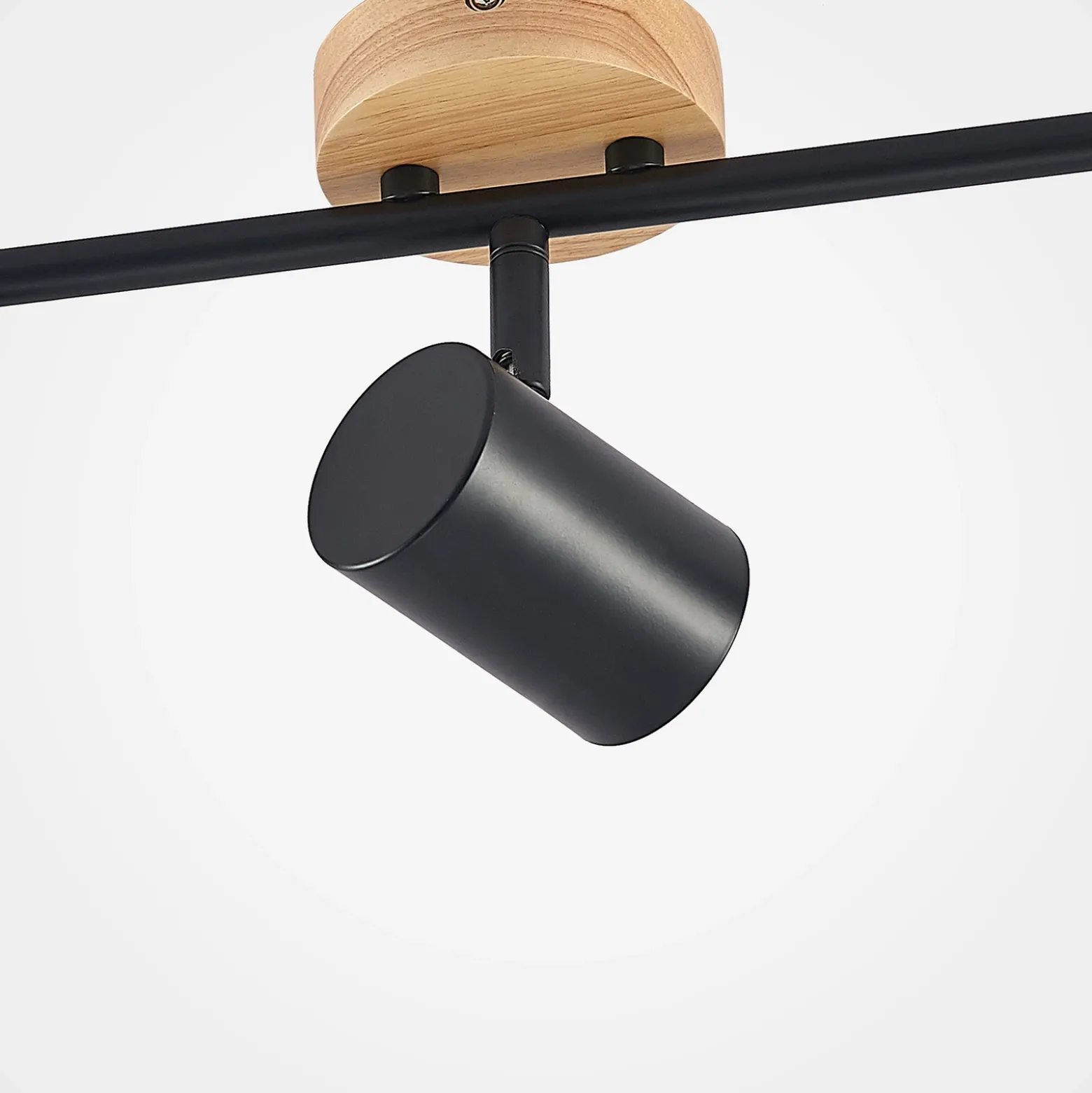 Plafón Lindby Xiomara, 3 luces, 68 cm de largo, madera