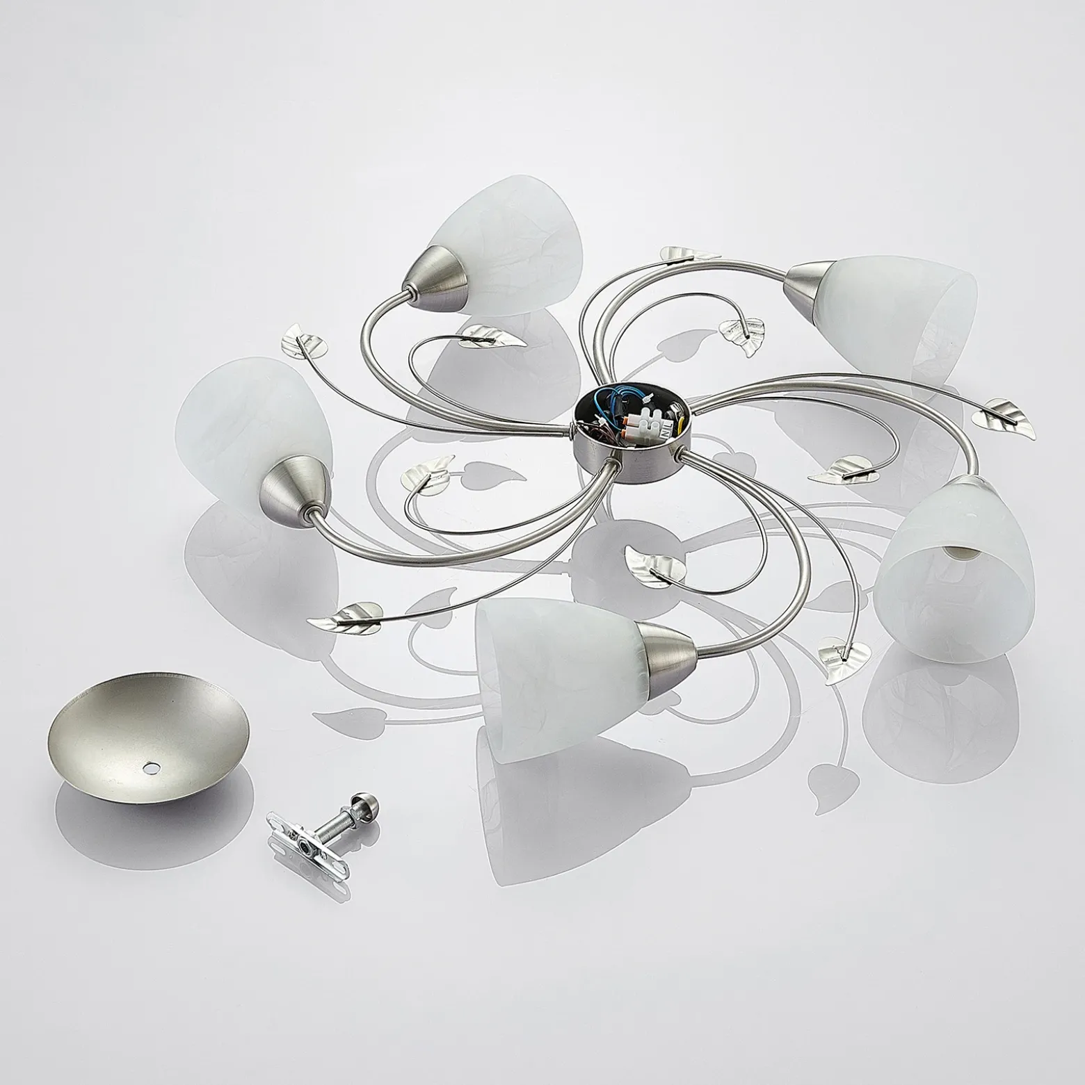 Plafón Lindby Yannie, 5 luces, 60cm, níquel/blanco, cristal