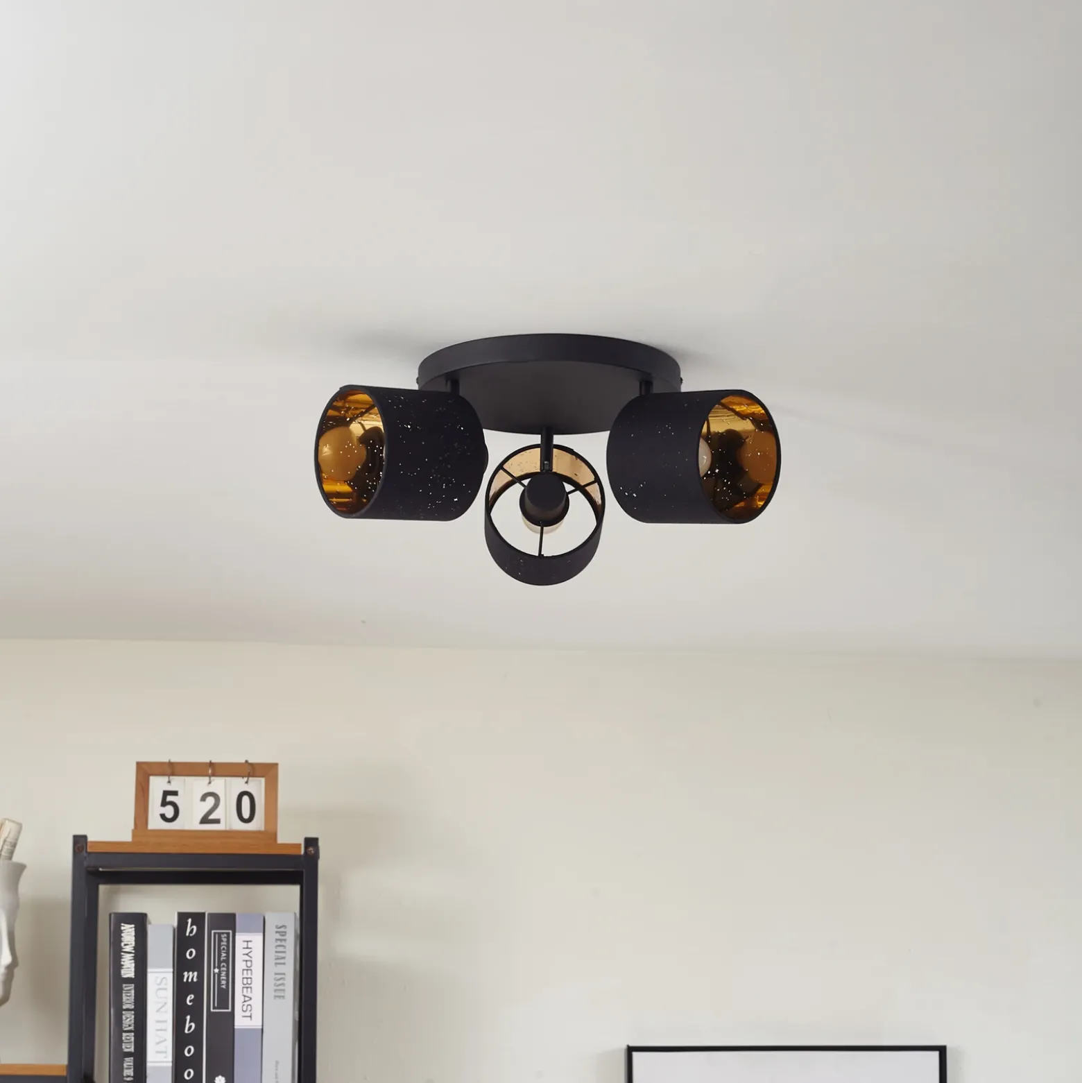 Plafón Vasilia de Lindby, 3 luces, negro/dorado, tela