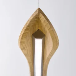 Quitani lámpara colgante LED Hiba, roble natural, longitud 118 cm