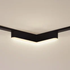 Regleta LED Lindby 48V Lumaro, negra, en forma de L, atenuable