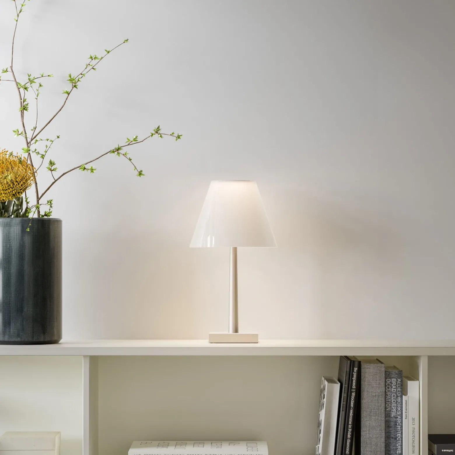 Rotaliana Dina T1 lámpara mesa LED blanco/blanco