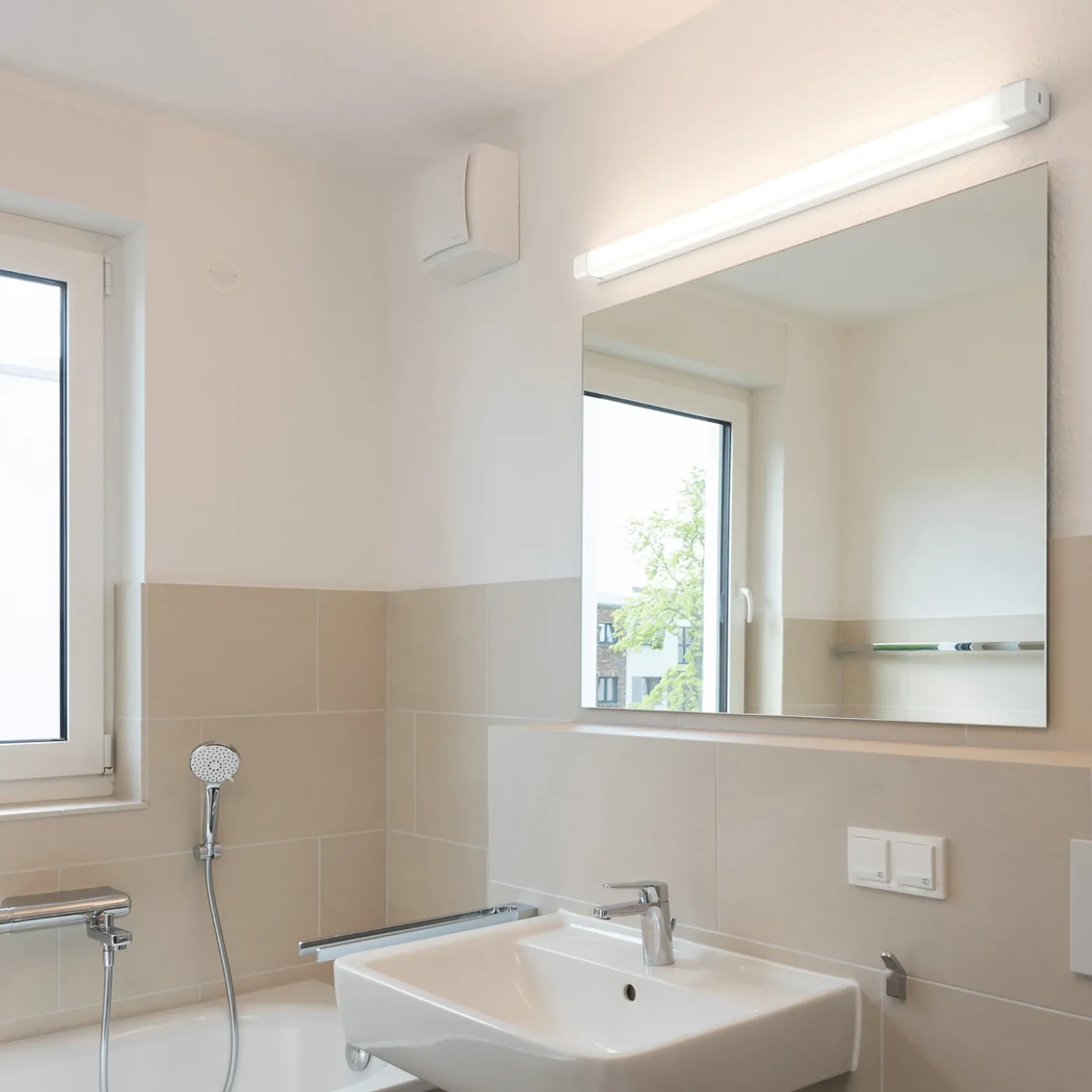 RZB Baleva aplique de pared LED IP44 ancho 60cm 10W