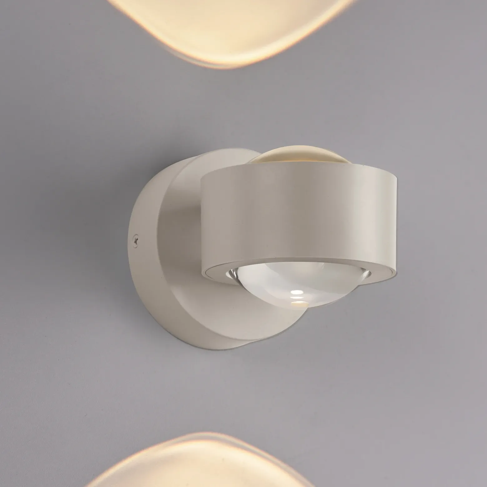 Schöner Wohnen aplique de pared LED Chia, arena 3000 K arriba/abajo