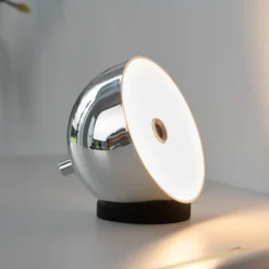 SCHÖNER WOHNEN Lámpara de mesa LED recargable Bellies, cromada, IP54