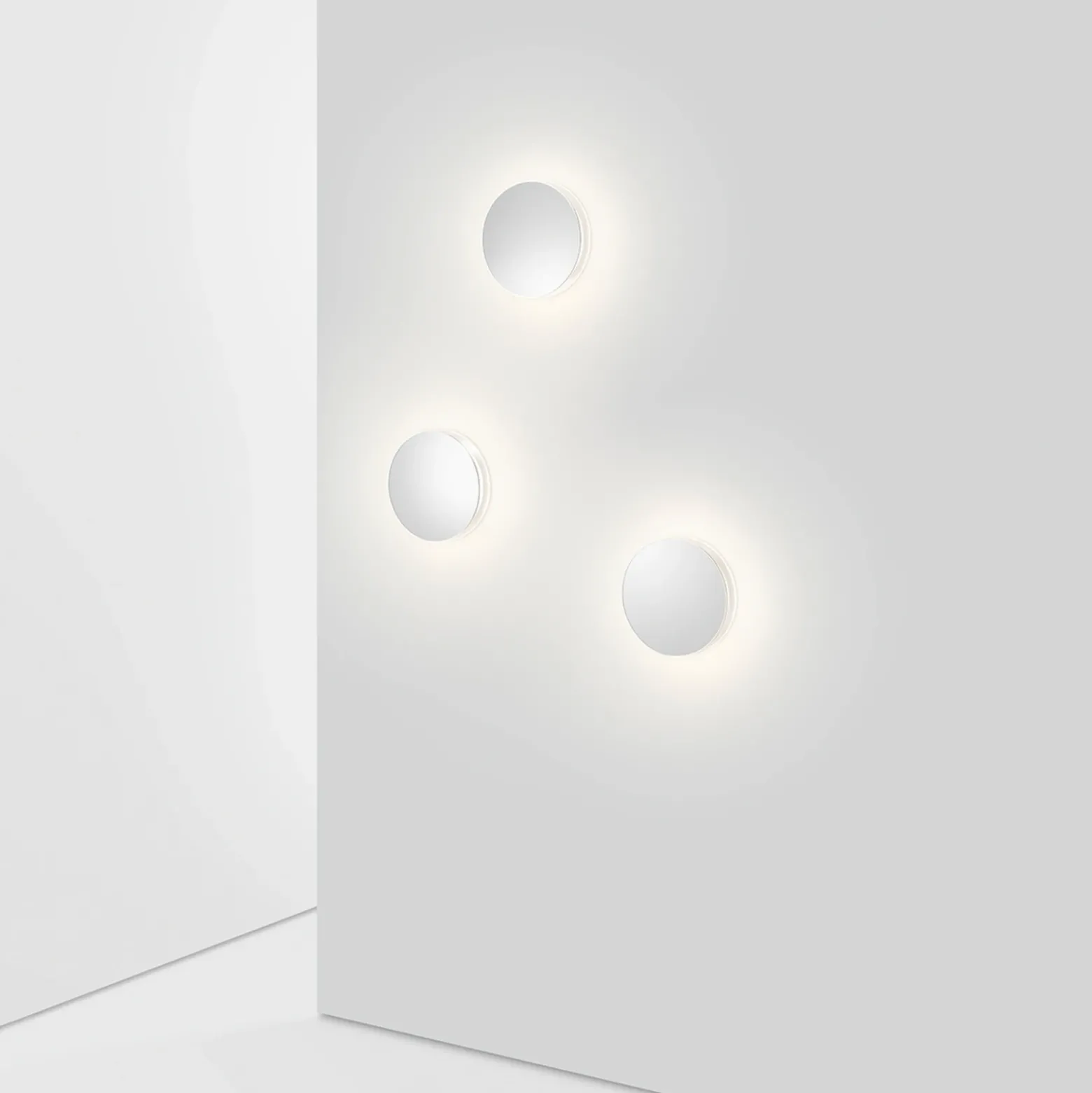 serien.lighting LYD - aplique de pared LED con espejo