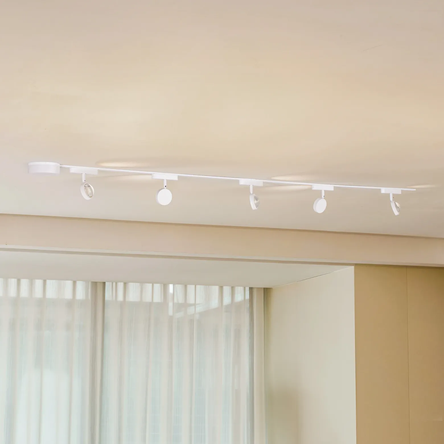 Sistema de rieles Lumaro de 48 V, focos, 5 luces, blanco, Ø 7 cm, atenuables