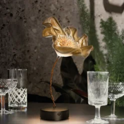 Slamp LaFleur Lámpara de mesa LED, batería recargable, terciopelo