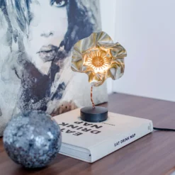 Slamp LaFleur Lámpara de mesa LED, batería recargable, terciopelo