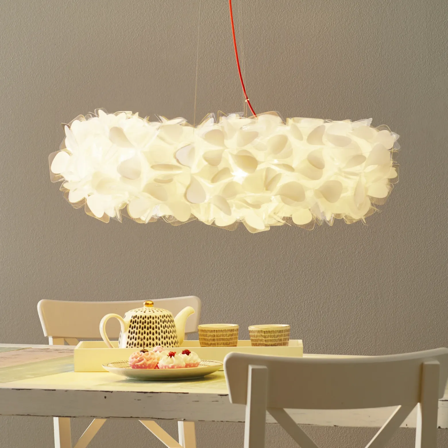 Slamp lámpara colgante Clizia Mama Non Mama, Ø78cm, blanco/rojo