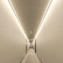 SLC Tira LED Ultra Long iCC IP67 30m 240W 3.000K