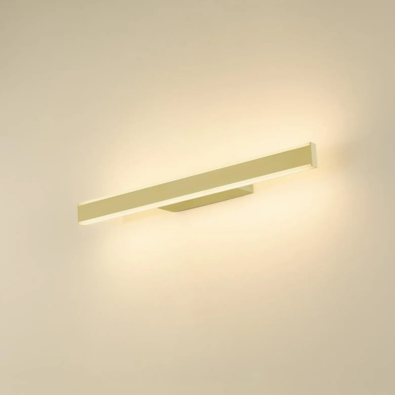 SLV aplique LED para baño One Linear, 52 cm, color latón