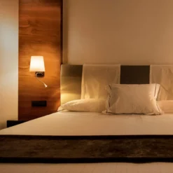 SLV Coupa aplique de pared con brazo de lectura LED