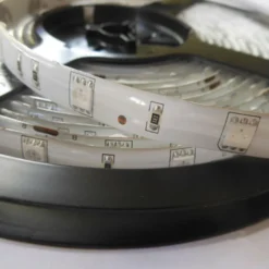 Tira LED SMD-RGBW-183 5 metros, resistente al agua