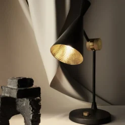 Tom Dixon Beat Table lámpara de mesa, negro