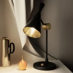 Tom Dixon Beat Table lámpara de mesa, negro