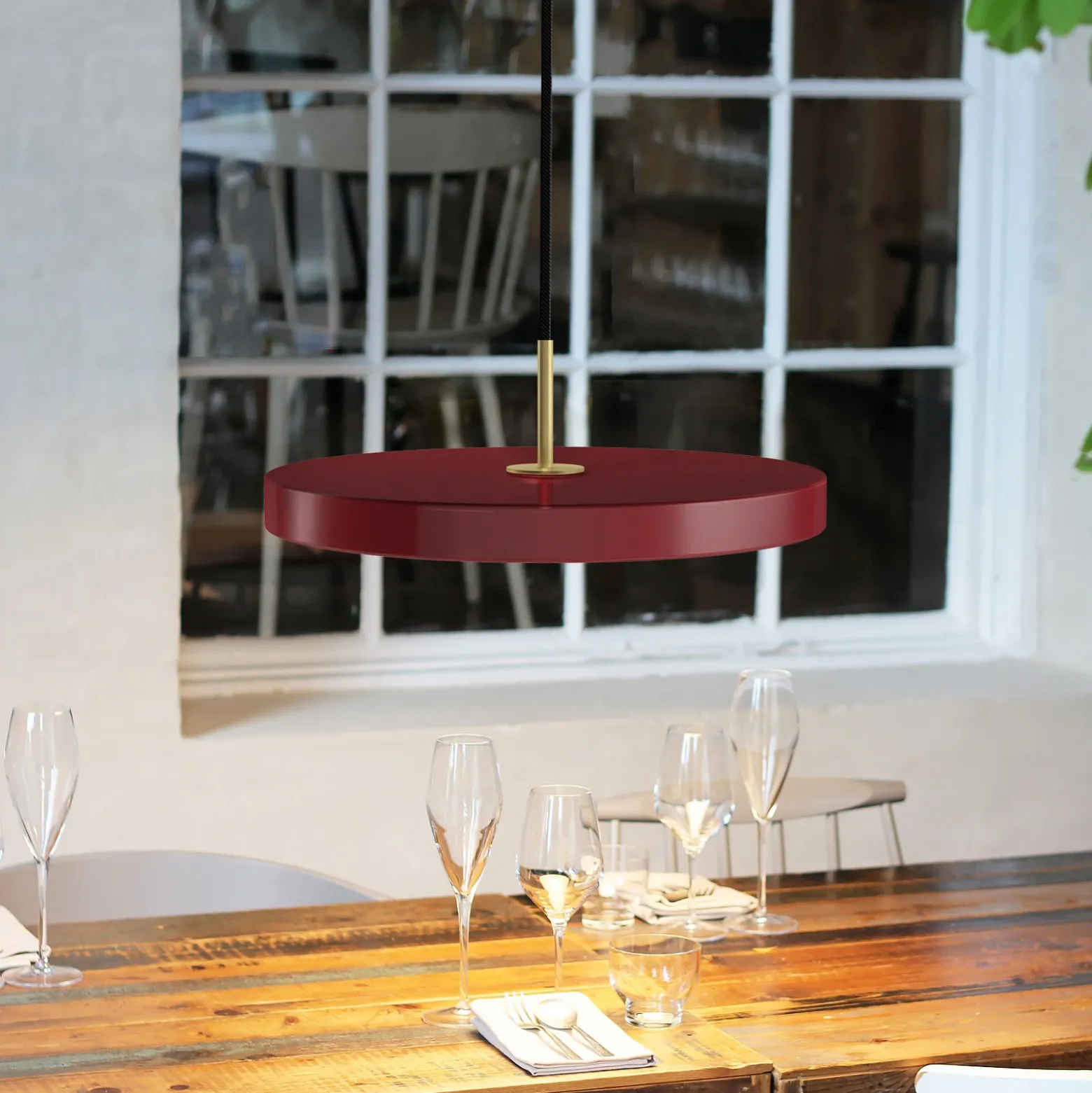 UMAGE Asteria medium colgante LED latón rojo