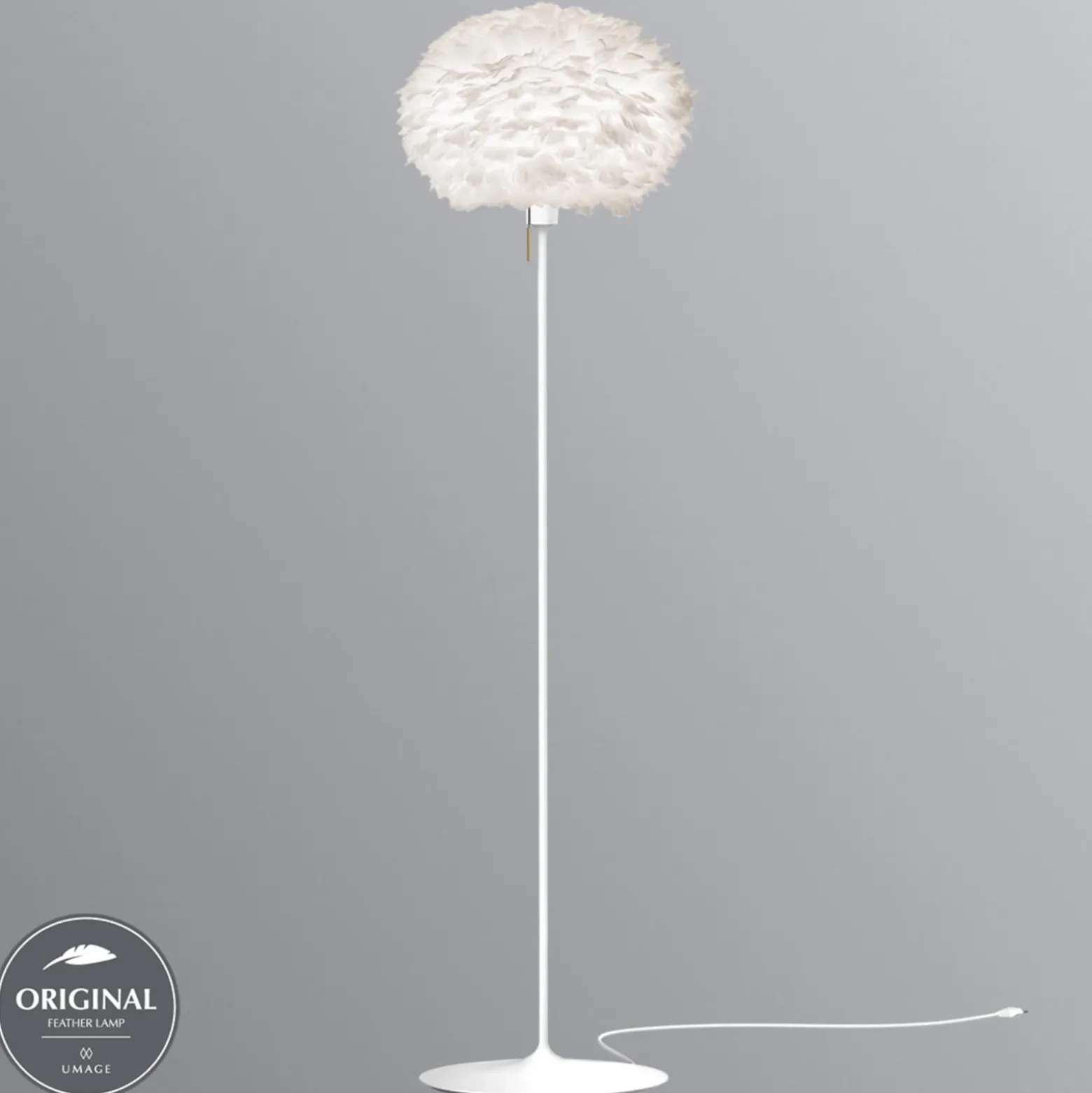 UMAGE Eos medium lámpara de pie en blanco