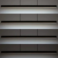 UMAGE Lámpara colgante LED Hazel Branch, negro/latón, 150 cm