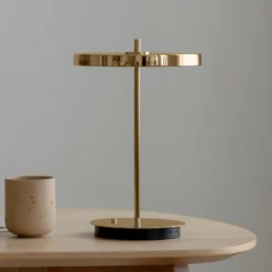 UMAGE Lámpara de mesa LED recargable Asteria Move latón pulido 31 cm