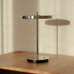 UMAGE lámpara de mesa LED recargable Asteria Move, acero pulido, 31 cm
