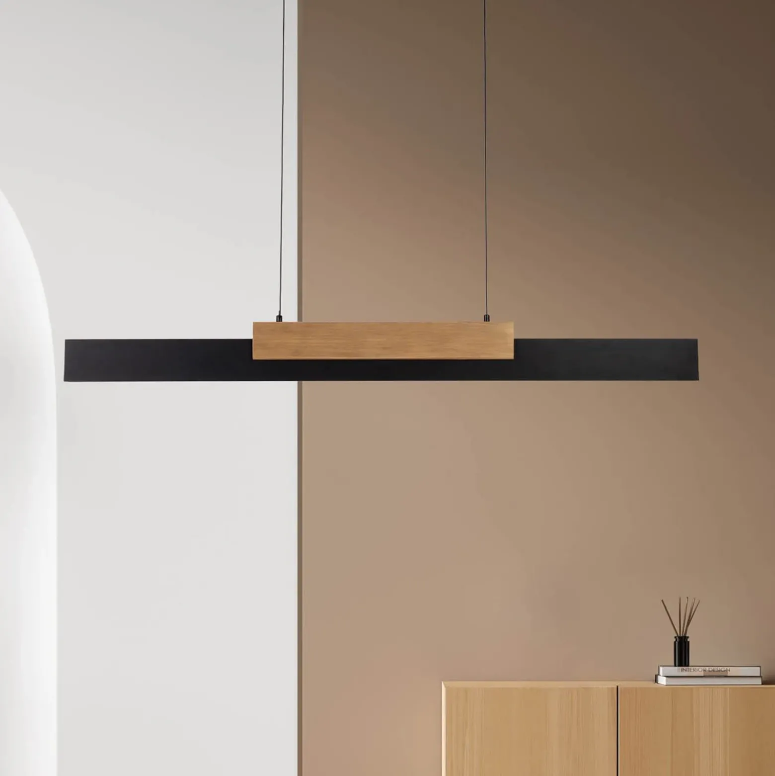 Wiebke Lámpara colgante LED, detalle en madera negra 120,5 cm atenuable